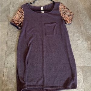 ❌DONATED❌Vanilla Bay - Purple tunic w/sequin sleeves - size small